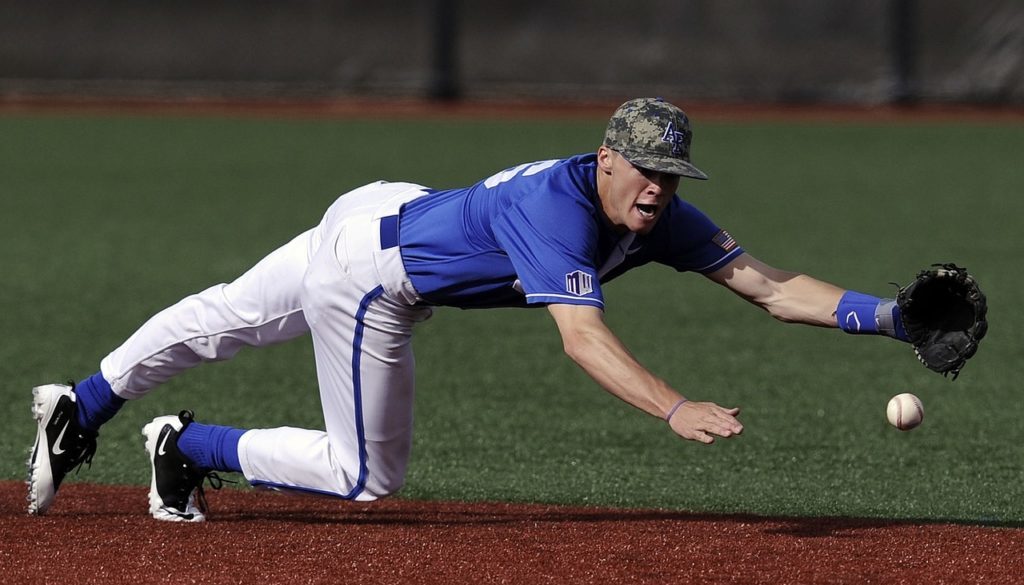 baseball-player-1045263_1280